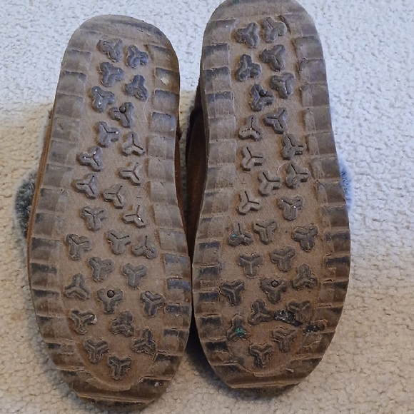 Cozy Brown Boots with Faux Fur Trim - Picture 7 of 7